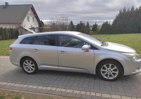 Toyota Avensis cena 25010 przebieg: 266000, rok produkcji 2010 z Maszewo małe 781